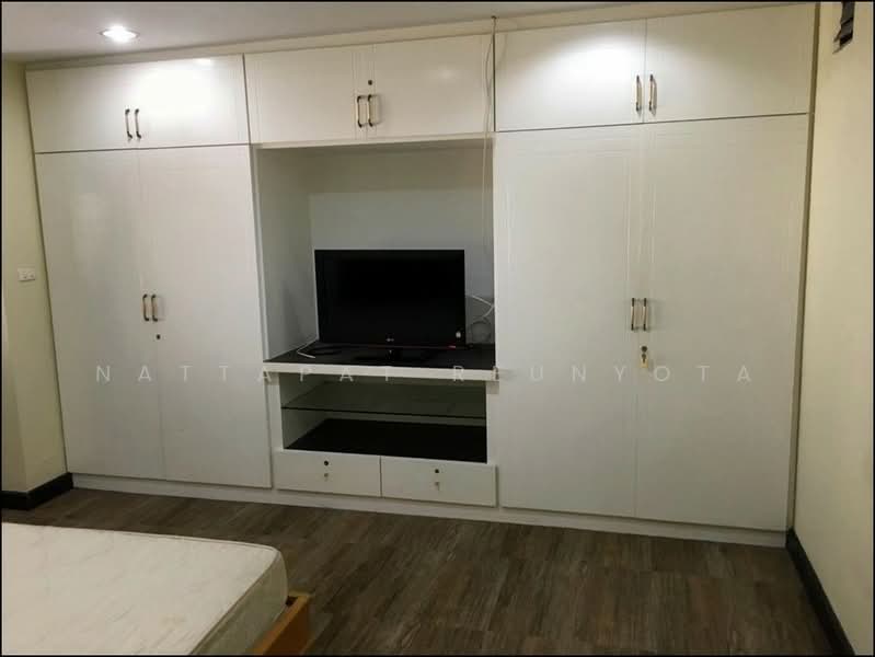 Crystal Garden Condominium : คริสตัล การ์เด้น, กรุงเทพ, 217 ถนนสุขุมวิท ซอย 4, คลองเตย, กรุงเทพ, 136 ตร.ม., คอนโด ขาย, โดย Nattapat Reunyota, 500321929 - DDproperty.com
