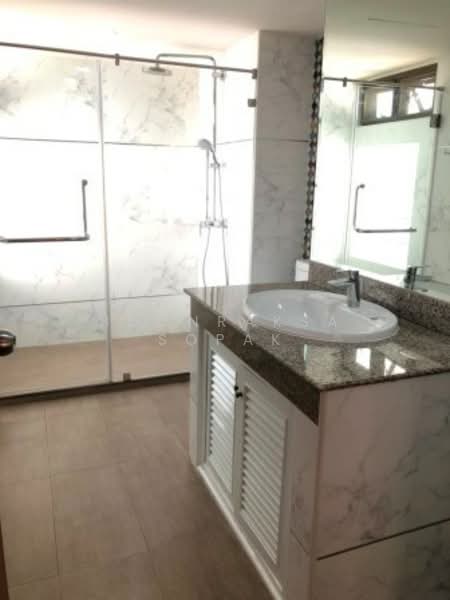 Asa Garden, Bangkok, 46-48 Soi Sukhumvit 24, Khong Tan, Khlong Toei, Bangkok, 3 Bedrooms, 300 sqm, Apartment For Rent, by Boonraksa Sopak, 500321963 - DDproperty.com