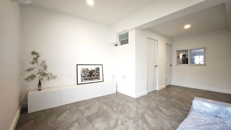 3-BR Townhouse, Bangkok, Saphan Song, Wang Thonglang, Bangkok, 3 Bedrooms, 96 sqm, Townhouse For Rent, by Boonraksa Sopak, 500321969 - DDproperty.com