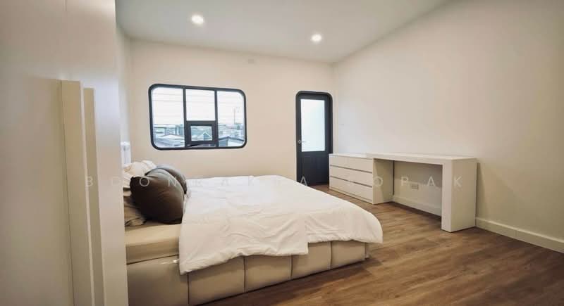 3-BR Townhouse, Bangkok, Saphan Song, Wang Thonglang, Bangkok, 3 Bedrooms, 96 sqm, Townhouse For Rent, by Boonraksa Sopak, 500321969 - DDproperty.com
