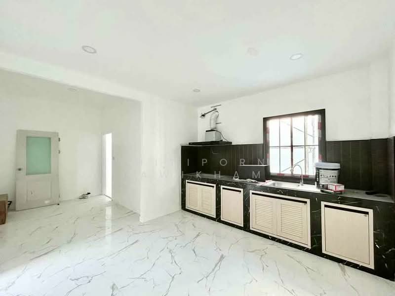 undefined, Chon Buri (Pattaya), Thung Suk La, Si Racha, Chon Buri (Pattaya), 3 Bedrooms, 204 sqm, Single Detached House For Sale, by Thitiporn Pawikham, 500322018 - DDproperty.com