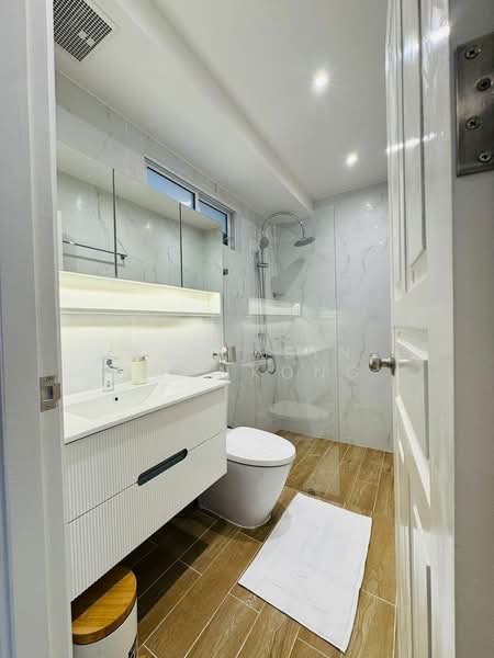 Fortune Condo Town, Bangkok, Naradhiwas Rajanakarindra 24 Alley, Chong Nonsi, Yan Nawa, Bangkok, 2 Bedrooms, 86 sqm, Condo For Rent, by Suthasin Boonkong, 500322064 - DDproperty.com