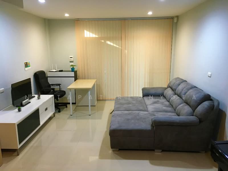 Thanapat Haus Sathorn - Narathiwas, Bangkok, Soi Chuen Chitrung, Nontri Road, Chong Nonsi, Yan Nawa, Bangkok, 3 Bedrooms, 200 sqm, Townhouse For Sale, by Nattapat Reunyota, 500322065 - DDproperty.com