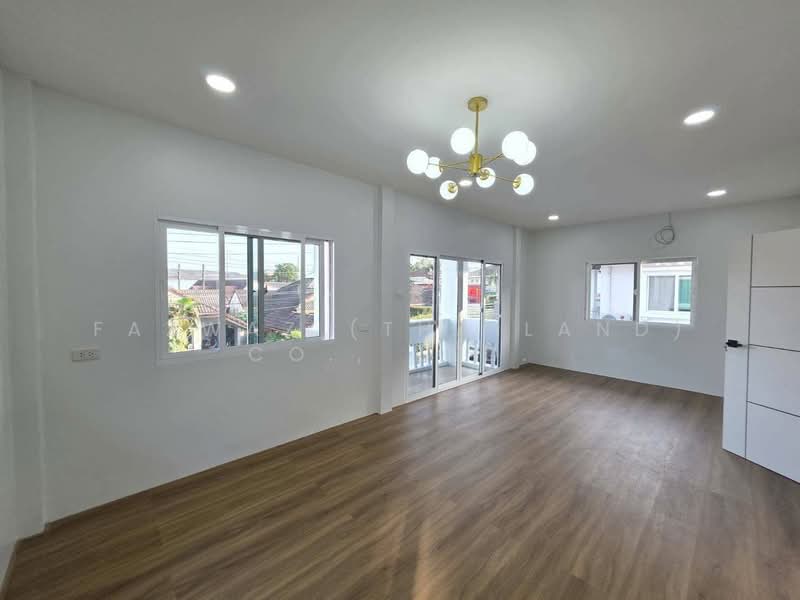 ขายบ้านรีโนเวทใหม่ 4 ห้องนอน ฉลอง ภูเก็ต ใกล้ Central และหาดดัง, ภูเก็ต, ฉลอง, เมืองภูเก็ต, ภูเก็ต, 156 ตร.ม., บ้านเดี่ยว ขาย, โดย Fazwaz (Thailand) Co., Ltd., 500322143 - DDproperty.com
