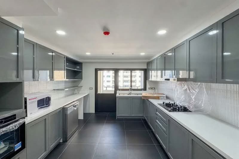 Shanti Sadan, Bangkok, 28 Sukhumvit 59, Khlong Tan Nua, Watthana, Bangkok, 3 Bedrooms, 285 sqm, Condo For Rent, by Ailada Ngamsri, 500322146 - DDproperty.com