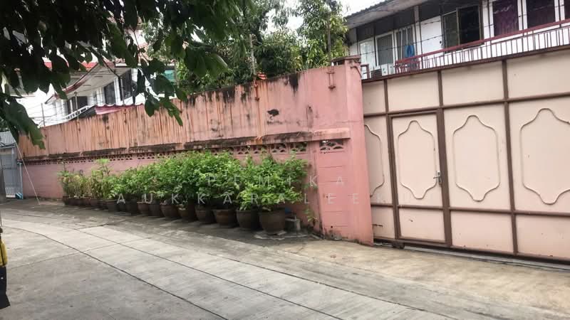 4-BR House, Bangkok, Khlong Tan Nua, Watthana, Bangkok, 4 Bedrooms, 300 sqm, Single Detached House For Sale, by Pemika Aukkaraleekul, 500322151 - DDproperty.com