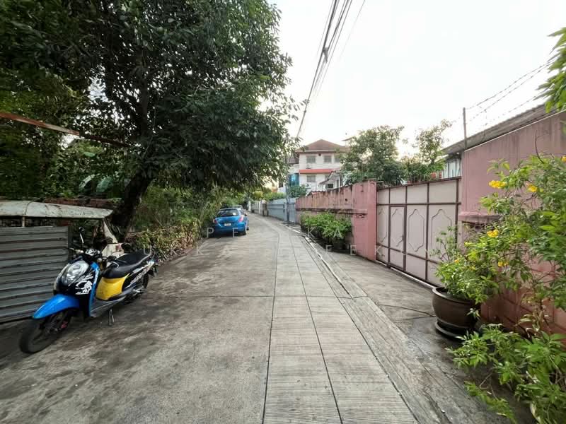 4-BR House, Bangkok, Khlong Tan Nua, Watthana, Bangkok, 4 Bedrooms, 300 sqm, Single Detached House For Sale, by Pemika Aukkaraleekul, 500322151 - DDproperty.com