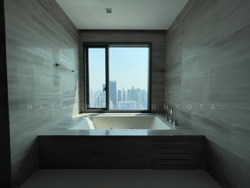 Q1 Sukhumvit, Bangkok, 1 Sukhumvit Road, Khlong Toei, Bangkok, 3 Bedrooms, 158 sqm, Condo For Sale, by Nattapat Reunyota, 500322204 - DDproperty.com