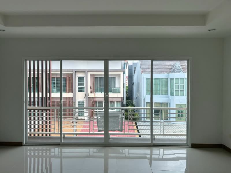 4-BR Townhouse, Bangkok, Phlapphla, Wang Thonglang, Bangkok, 4 Bedrooms, 360 sqm, Townhouse For Sale, by Pemika Aukkaraleekul, 500322255 - DDproperty.com