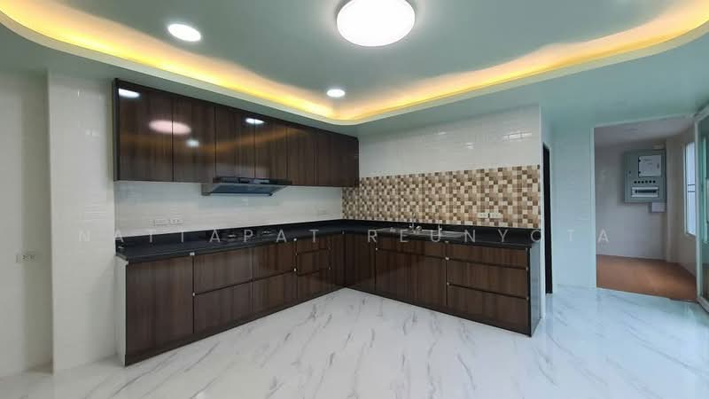 3-BR House, Bangkok, Thung Wat Don, Sathon, Bangkok, 3 Bedrooms, 263 sqm, Single Detached House For Sale, by Nattapat Reunyota, 500322267 - DDproperty.com