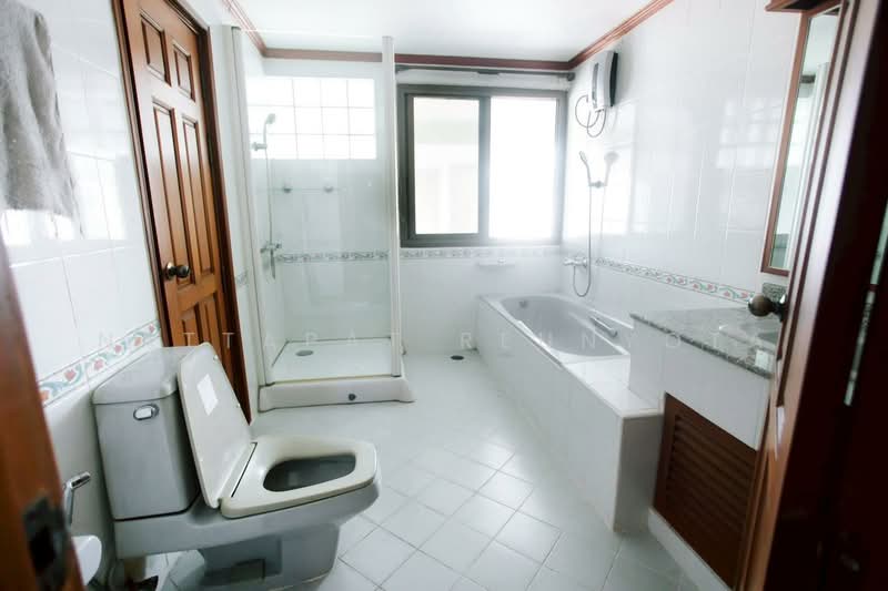 Crystal Garden, Bangkok, 217 Sukhumvit 4 Alley, Khlong Toei, Bangkok, 2 Bedrooms, 110 sqm, Condo For Sale, by Nattapat Reunyota, 500322274 - DDproperty.com