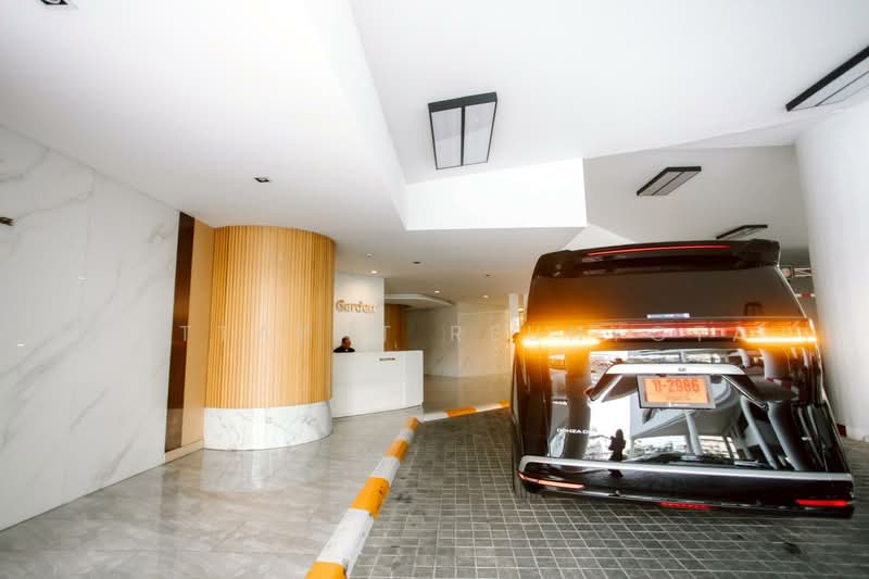 Crystal Garden, Bangkok, 217 Sukhumvit 4 Alley, Khlong Toei, Bangkok, 2 Bedrooms, 110 sqm, Condo For Sale, by Nattapat Reunyota, 500322274 - DDproperty.com