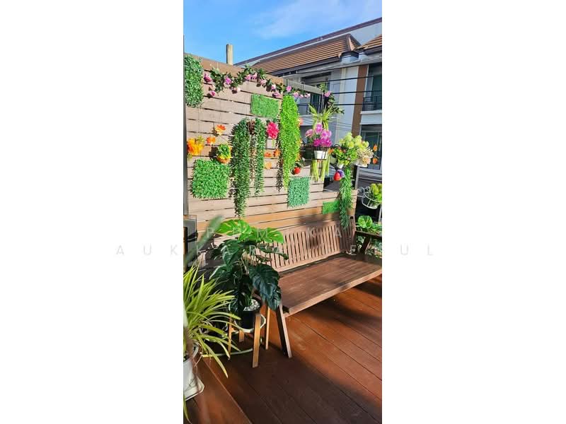 Baan Klang Muang Ladprao 87, Bangkok, Soi Ladprao 87, Khlong Chaokhun Sing, Wang Thonglang, Bangkok, 3 Bedrooms, 204 sqm, Townhouse For Sale, by Pemika Aukkaraleekul, 500322345 - DDproperty.com
