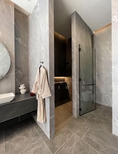 The Esse Asoke, Bangkok, 333 Soi Sukhumvit 21, Sukhumvit Road, Khlongtoei Nua, Watthana, Bangkok, 2 Bedrooms, 158 sqm, Condo For Rent, by Kanchana Praneewong, 500322348 - DDproperty.com