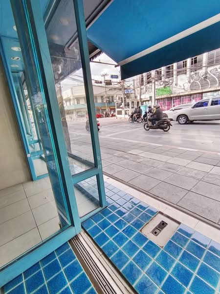 Shop House For Rent on Charoenkrung Road near Royal City Bangkok, Bangkok, เจริญกรุง, Bang Rak, Bangkok, 3 Bedrooms, 150 sqm, Townhouse For Rent, by Chanitnun Mewongukote, 500322363 - DDproperty.com