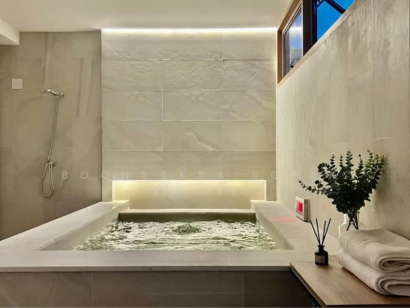 5-BR Townhouse, Bangkok, Khlong Tan Nua, Watthana, Bangkok, 5 Bedrooms, 200 sqm, Townhouse For Rent, by Boonraksa Sopak, 500322395 - DDproperty.com