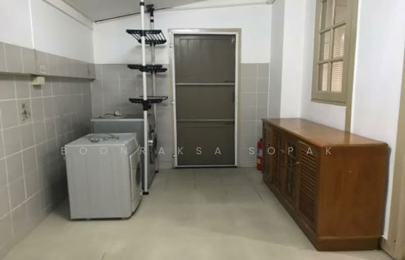 3-BR House, Bangkok, Lat Yao, Chatuchak, Bangkok, 3 Bedrooms, 400 sqm, Single Detached House For Rent, by Boonraksa Sopak, 500322421 - DDproperty.com