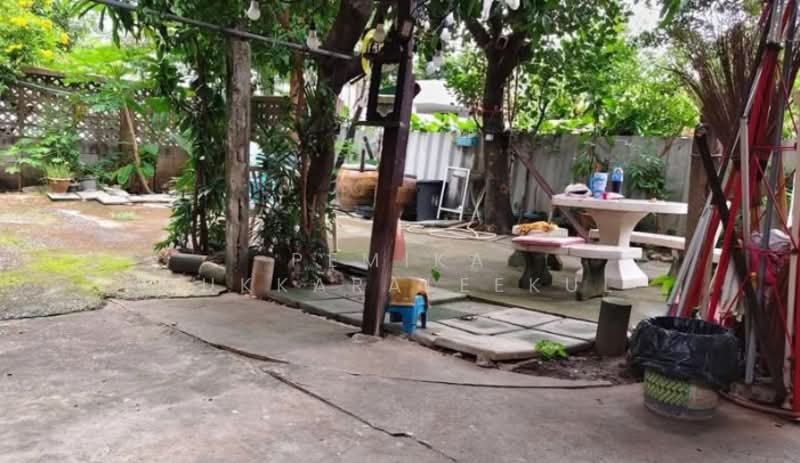 3-BR House, Bangkok, Chan Kasem, Chatuchak, Bangkok, 3 Bedrooms, 240 sqm, Single Detached House For Sale, by Pemika Aukkaraleekul, 500322428 - DDproperty.com
