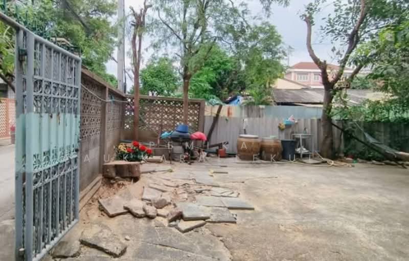 3-BR House, Bangkok, Chan Kasem, Chatuchak, Bangkok, 3 Bedrooms, 240 sqm, Single Detached House For Sale, by Pemika Aukkaraleekul, 500322428 - DDproperty.com