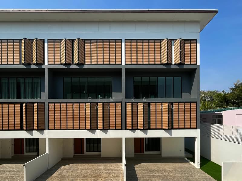 AREA 32 Ekamai-Ramintra, Bangkok, Soi Sangkhom Songkhro 6, Lat Phrao, Bangkok, 3 Bedrooms, 239 sqm, Townhouse For Sale, by Pemika Aukkaraleekul, 500322447 - DDproperty.com