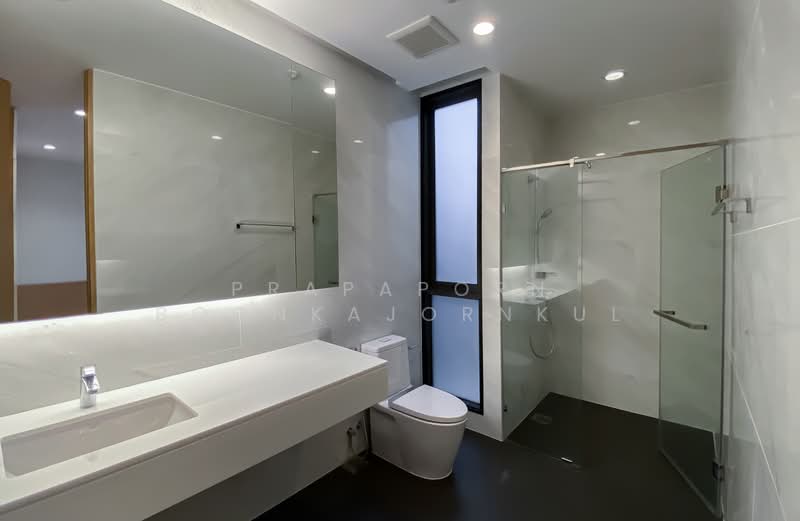 Vana Residence Sukhumvit 26, Bangkok, 38 Soi Attrakravee1, Sukhumvit 26 Road, Khong Tan, Khlong Toei, Bangkok, 4 Bedrooms, 375 sqm, Condo For Rent, by Prapaporn Boonkajonkul, 500322495 - DDproperty.com
