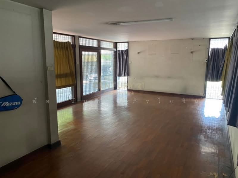 บ้านเดี่ยวไม้สักทั้งหลัง 101 ตารางวา, Bangkok, Din Daeng, Bangkok, 3 Bedrooms, 200 sqm, Single Detached House For Sale, by Pattanan Apirayothin, 500322503 - DDproperty.com