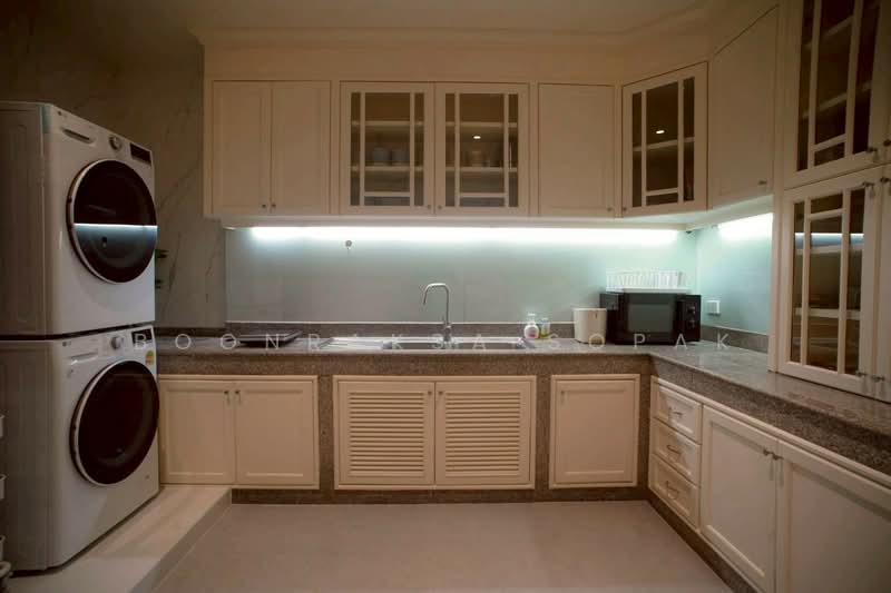 4-BR Townhouse, Bangkok, Khlong Toei, Bangkok, 4 Bedrooms, 280 sqm, Townhouse For Rent, by Boonraksa Sopak, 500322540 - DDproperty.com