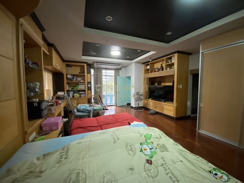 ขายบ้าน 2 หลัง บนที่ดินแปลงมุม ขนาด 156 ตารางวา, Bangkok, Jom Phon, Chatuchak, Bangkok, 4 Bedrooms, 800 sqm, Single Detached House For Sale, by Pattanan Apirayothin, 500322541 - DDproperty.com