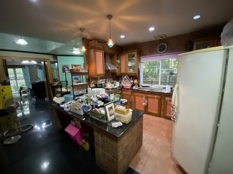 ขายบ้าน 2 หลัง บนที่ดินแปลงมุม ขนาด 156 ตารางวา, Bangkok, Jom Phon, Chatuchak, Bangkok, 4 Bedrooms, 800 sqm, Single Detached House For Sale, by Pattanan Apirayothin, 500322541 - DDproperty.com