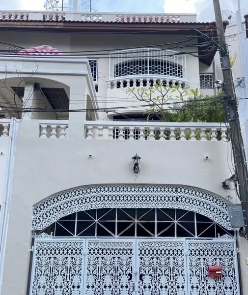 ทาวน์เฮ้าส์ 6-ห้องนอน, กรุงเทพ, พระโขนงเหนือ, วัฒนา, กรุงเทพ, 450 ตร.ม., ทาวน์เฮ้าส์ ให้เช่า, โดย Boonraksa Sopak, 500322552 - DDproperty.com