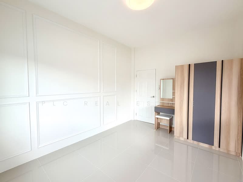 Townhouse for Sale East Pattaya Fully Furnished, Chon Buri (Pattaya), Bang Lamung, Bang Lamung (Pattaya), Chon Buri (Pattaya), 2 Bedrooms, 128 sqm, Semi-Detached House (Twin House) For Sale, by PLC real estate, 500322612 - DDproperty.com