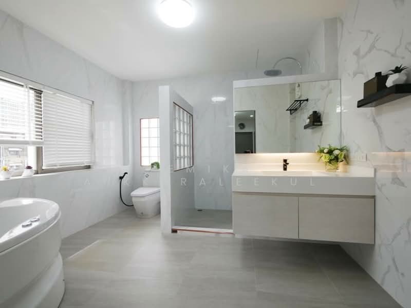 10-BR Townhouse, Bangkok, Yan Nawa, Sathon, Bangkok, 10+ Bedrooms, 124 sqm, Townhouse For Sale, by Pemika Aukkaraleekul, 500322663 - DDproperty.com