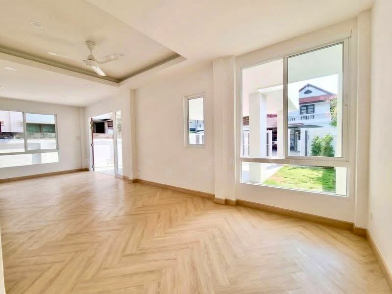 Donmuang Villa 2, Bangkok, Khlong Tanon, Sai Mai, Bangkok, 4 Bedrooms, 220 sqm, Single Detached House For Sale, by สรภพ ยอดไชย (สีฝุ่น), 500322673 - DDproperty.com