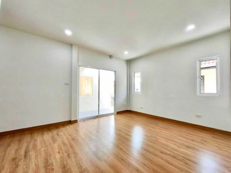 Donmuang Villa 2 : ดอนเมืองวิลล่า 2, กรุงเทพ, คลองถนน, สายไหม, กรุงเทพ, 220 ตร.ม., บ้านเดี่ยว ขาย, โดย สรภพ ยอดไชย (สีฝุ่น), 500322673 - DDproperty.com