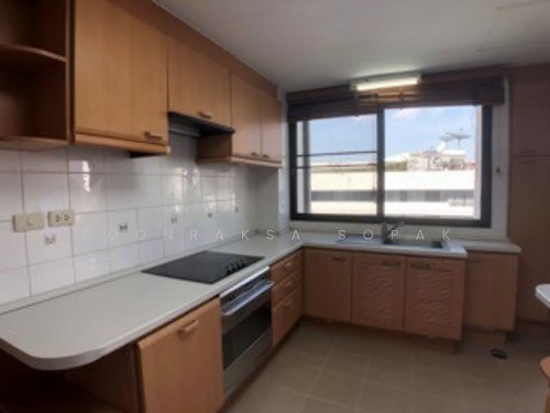 Lee House Apartment, Bangkok, 13 Thonglor 13, Khlong Tan Nua, Watthana, Bangkok, 3 Bedrooms, 240 sqm, Apartment For Rent, by Boonraksa Sopak, 500322675 - DDproperty.com