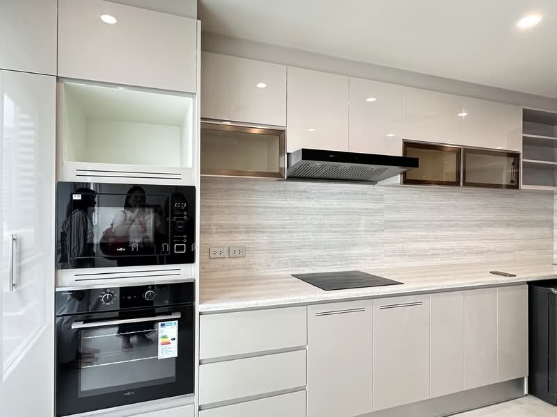 GM Tower, Bangkok, 39 Soi Sukhumvit 20, Khlong Toei, Bangkok, 4 Bedrooms, 310 sqm, Condo For Rent, by Rujirake Sakdapipanich, 500322678 - DDproperty.com