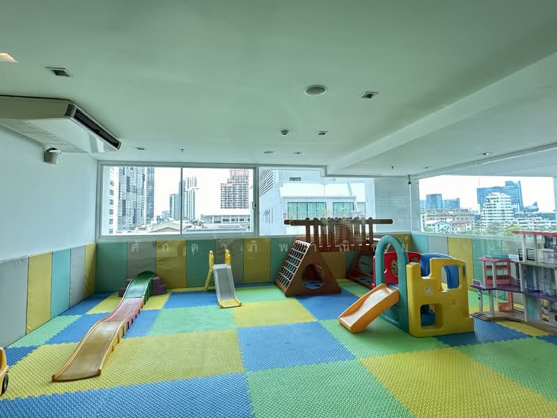 GM Tower, Bangkok, 39 Soi Sukhumvit 20, Khlong Toei, Bangkok, 4 Bedrooms, 310 sqm, Condo For Rent, by Rujirake Sakdapipanich, 500322678 - DDproperty.com
