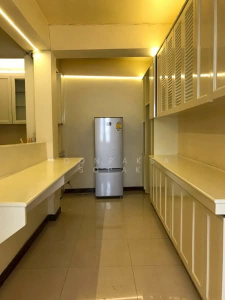3-BR House, Bangkok, Phra Kanong Nua, Watthana, Bangkok, 3 Bedrooms, 400 sqm, Single Detached House For Rent, by Boonraksa Sopak, 500322712 - DDproperty.com