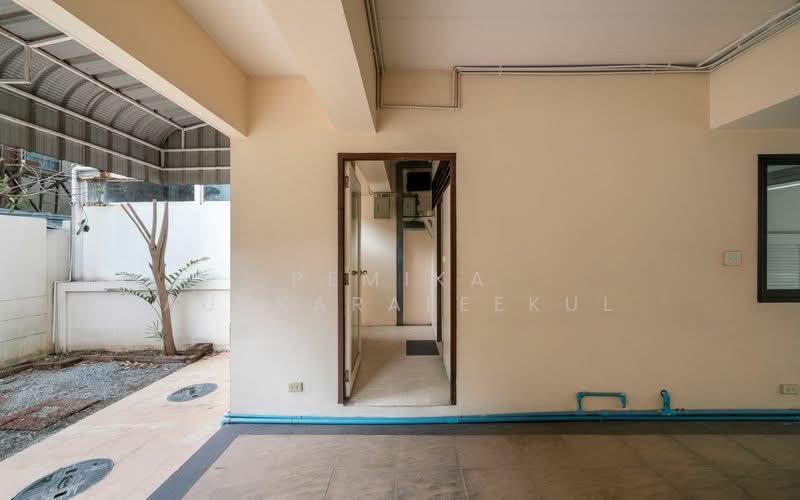 2-BR Townhouse, Bangkok, Phlapphla, Wang Thonglang, Bangkok, 2 Bedrooms, 141 sqm, Townhouse For Sale, by Pemika Aukkaraleekul, 500322713 - DDproperty.com