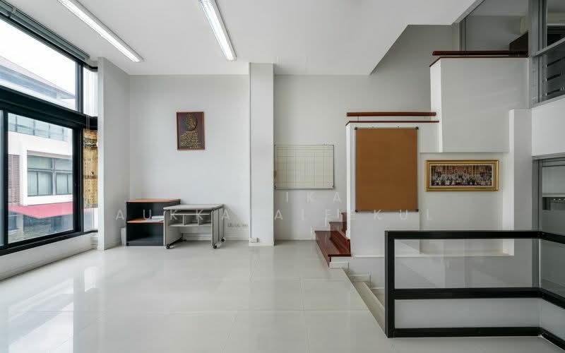 2-BR Townhouse, Bangkok, Phlapphla, Wang Thonglang, Bangkok, 2 Bedrooms, 141 sqm, Townhouse For Sale, by Pemika Aukkaraleekul, 500322713 - DDproperty.com
