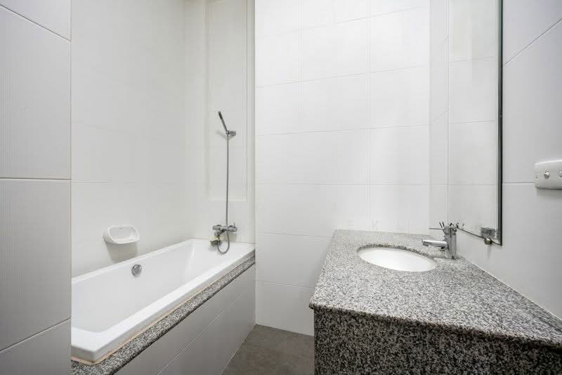 2-BR Townhouse, Bangkok, Phlapphla, Wang Thonglang, Bangkok, 2 Bedrooms, 141 sqm, Townhouse For Sale, by Pemika Aukkaraleekul, 500322713 - DDproperty.com