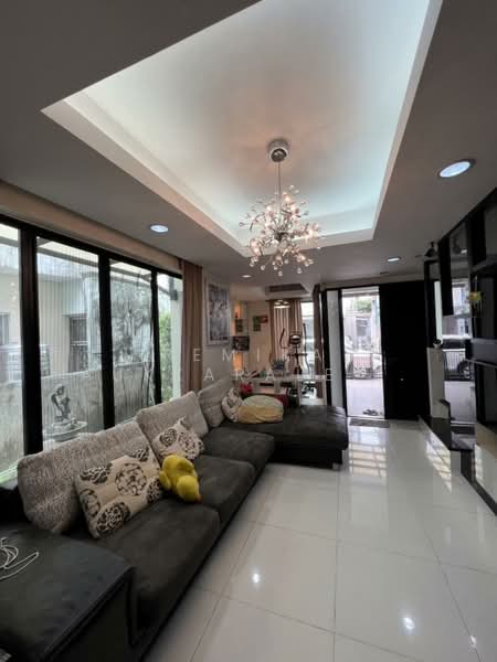 4-BR Townhouse, Bangkok, Chan Kasem, Chatuchak, Bangkok, 4 Bedrooms, 325 sqm, Townhouse For Sale, by Pemika Aukkaraleekul, 500322720 - DDproperty.com