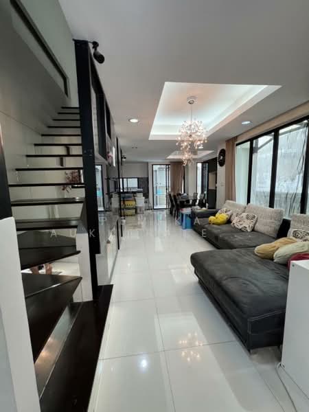 4-BR Townhouse, Bangkok, Chan Kasem, Chatuchak, Bangkok, 4 Bedrooms, 325 sqm, Townhouse For Sale, by Pemika Aukkaraleekul, 500322720 - DDproperty.com