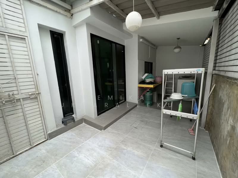 ทาวน์เฮ้าส์ 4-ห้องนอน, กรุงเทพ, จันทรเกษม, จตุจักร, กรุงเทพ, 325 ตร.ม., ทาวน์เฮ้าส์ ขาย, โดย Pemika Aukkaraleekul, 500322720 - DDproperty.com