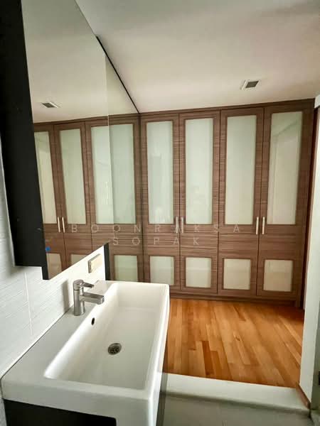 Issara @ 42 Sukhumvit, Bangkok, Soi Sukhumvit 42, Phra Kanong, Khlong Toei, Bangkok, 2 Bedrooms, 79 sqm, Condo For Rent, by Boonraksa Sopak, 500322800 - DDproperty.com