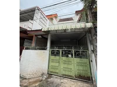 ขาย - ทาวน์เฮ้าส์ 2ิชั้น เสนานิคม 1 ซอย 3, กรุงเทพ