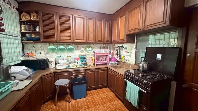 ภาณุวิลล่า ( Panu Villa ) ซอยบรมราชชนนี10, Bangkok, ถนนบรมราชชนนี, Bang Bamru, Bang Phlat, Bangkok, 3 Bedrooms, 280 sqm, Single Detached House For Sale, by คุณ นรังสรรค์ บุราคร (เจ), 500322837 - DDproperty.com