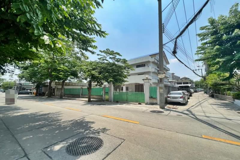 ซอยนาคนิวาส 48 แยก 2, กรุงเทพ, ลาดพร้าว, กรุงเทพ, 1,156 ตร.ม., ตึกแถว-อาคารพาณิชย์ ขาย, โดย คุณบี, 500322851 - DDproperty.com
