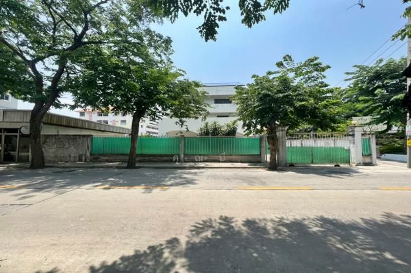 ซอยนาคนิวาส 48 แยก 2, กรุงเทพ, ลาดพร้าว, กรุงเทพ, 1,156 ตร.ม., ตึกแถว-อาคารพาณิชย์ ขาย, โดย คุณบี, 500322851 - DDproperty.com