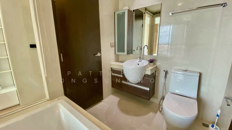 Sky Walk Residences, Bangkok, 1599 Sukhumvit Road, Phra Kanong Nua, Watthana, Bangkok, 1 Bedroom, 50 sqm, Condo For Rent, by Pattaporn Yongsungnone, 500322892 - DDproperty.com